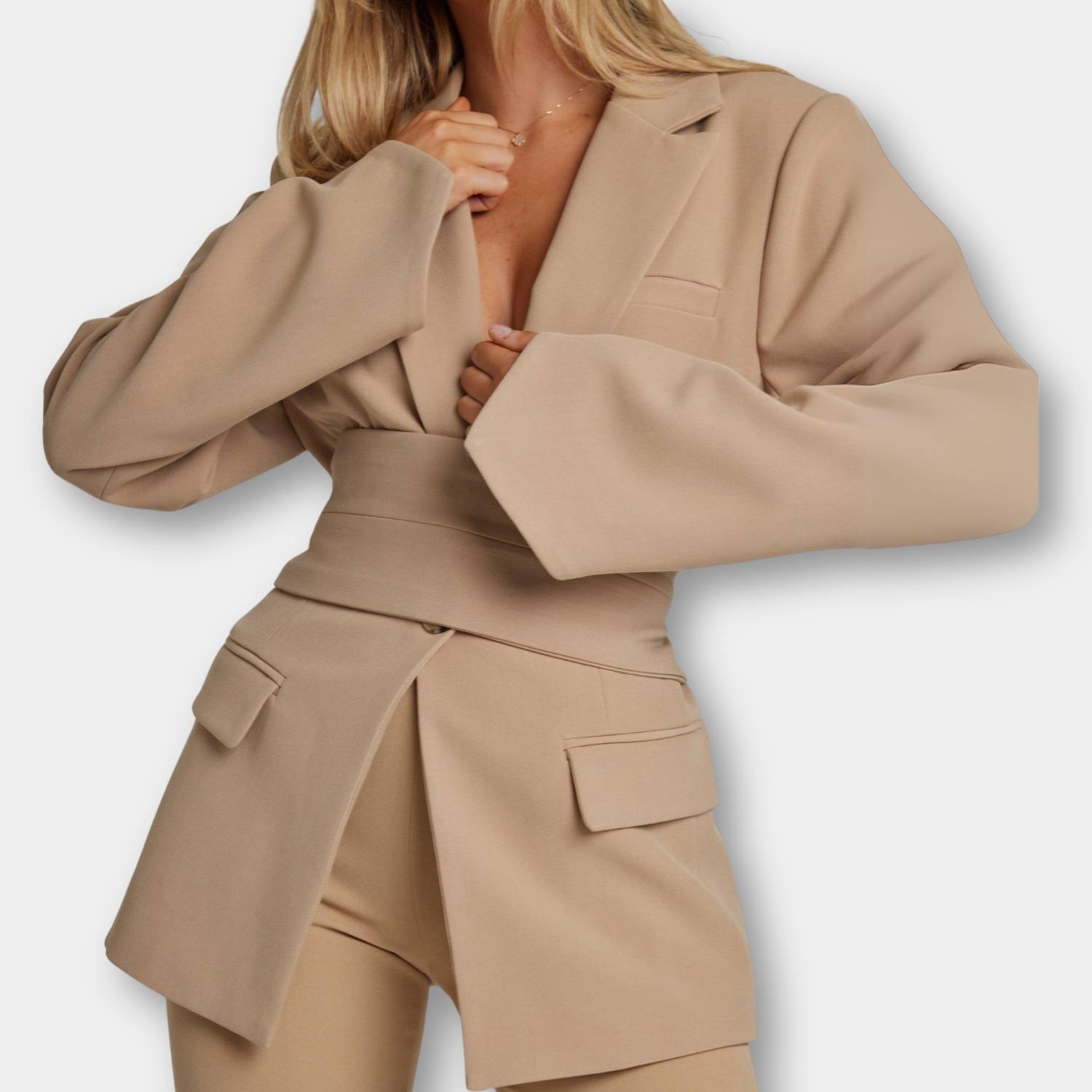 Elegant Blazer with Belt and Wide Sleeves for Women | Beitske-Lanuvo