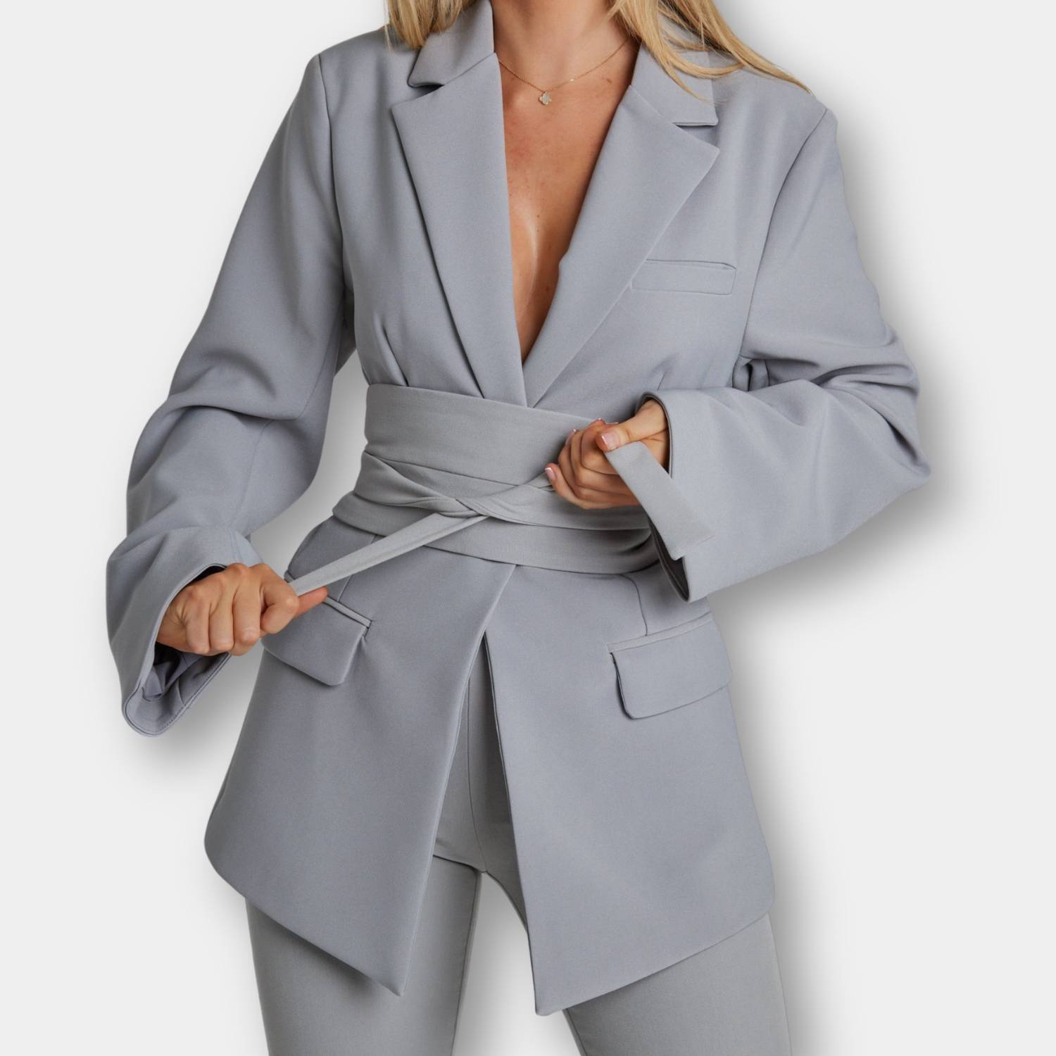 Elegant Blazer with Belt and Wide Sleeves for Women | Beitske-Lanuvo
