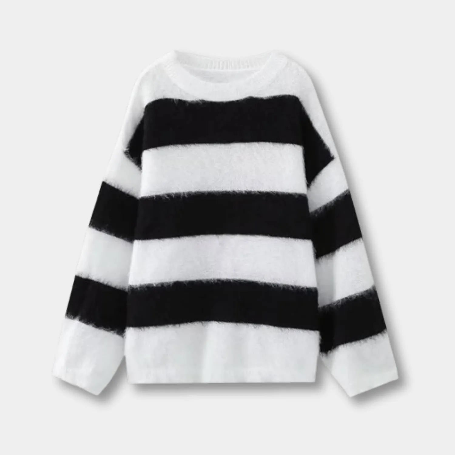 Warm and Snug Oversized Wool Jumper for Women with Round Neck | Carina-Black/White