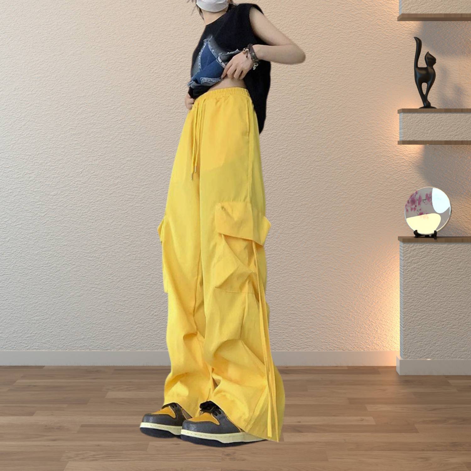 Baggy Y2K Cargo Trousers for Women with Adjustable Drawstring Waist | Blanca-Lanuvo