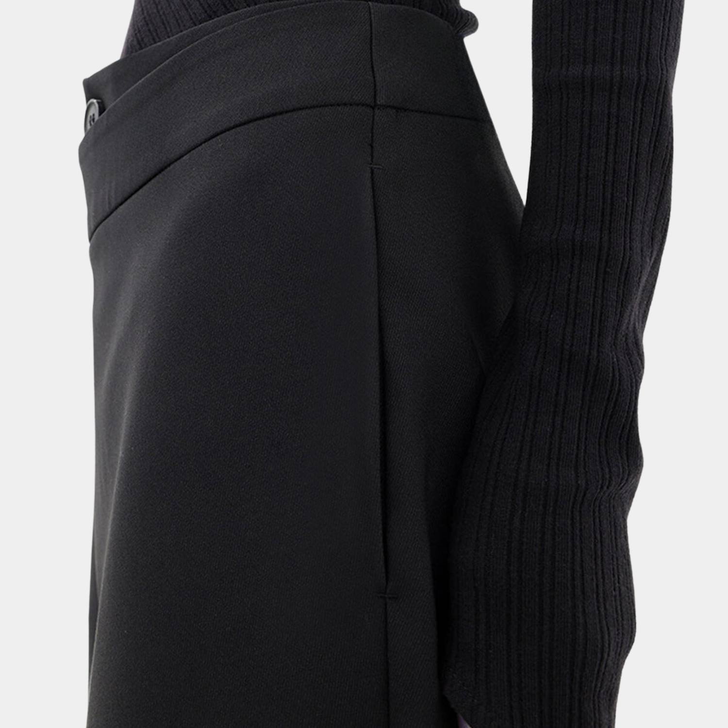 Innovative Baggy Trousers for Women with Asymmetric Closure | Khaleesi-Lanuvo