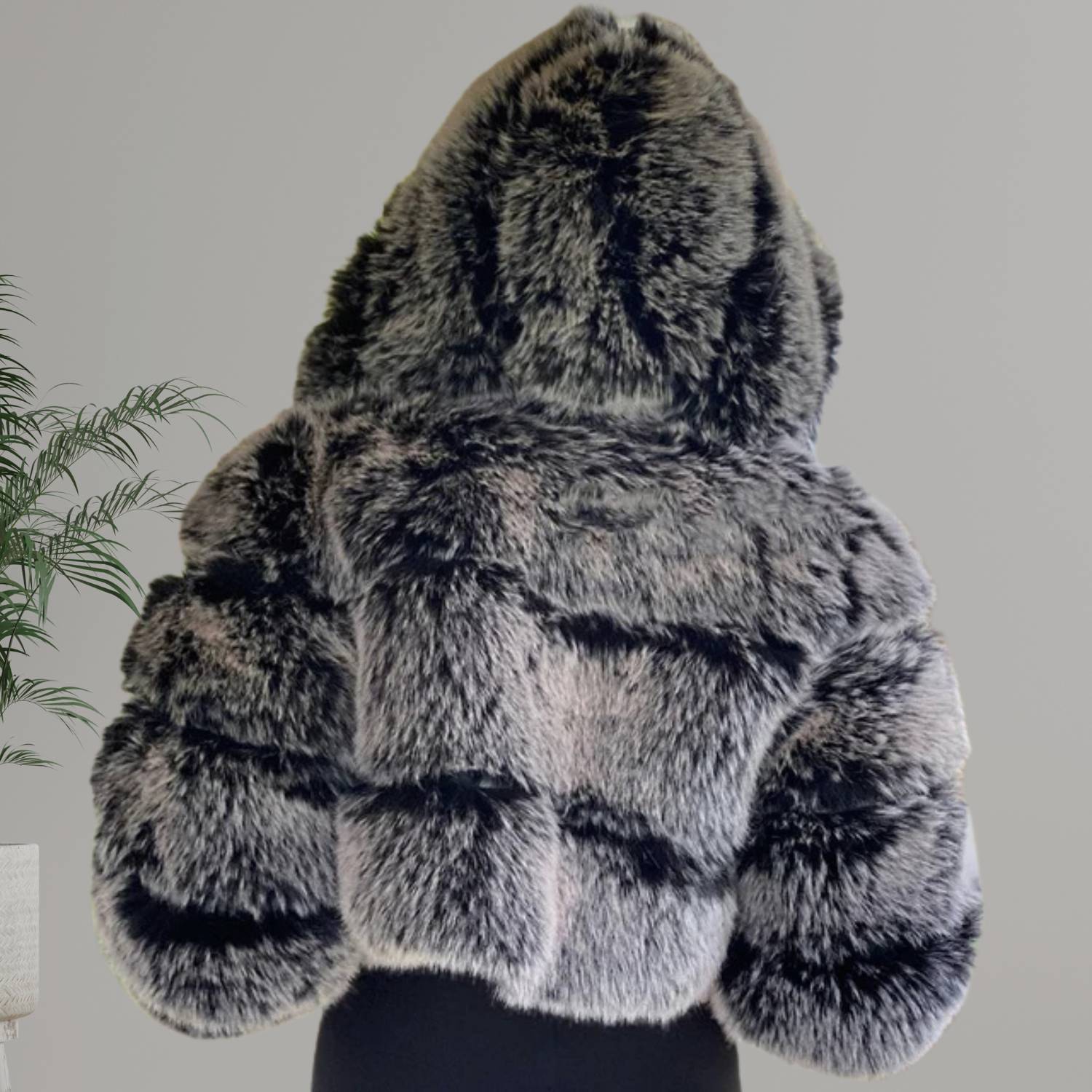 Soft Cropped Faux Fur Jacket for Women with Full Zip | Doreen-Lanuvo