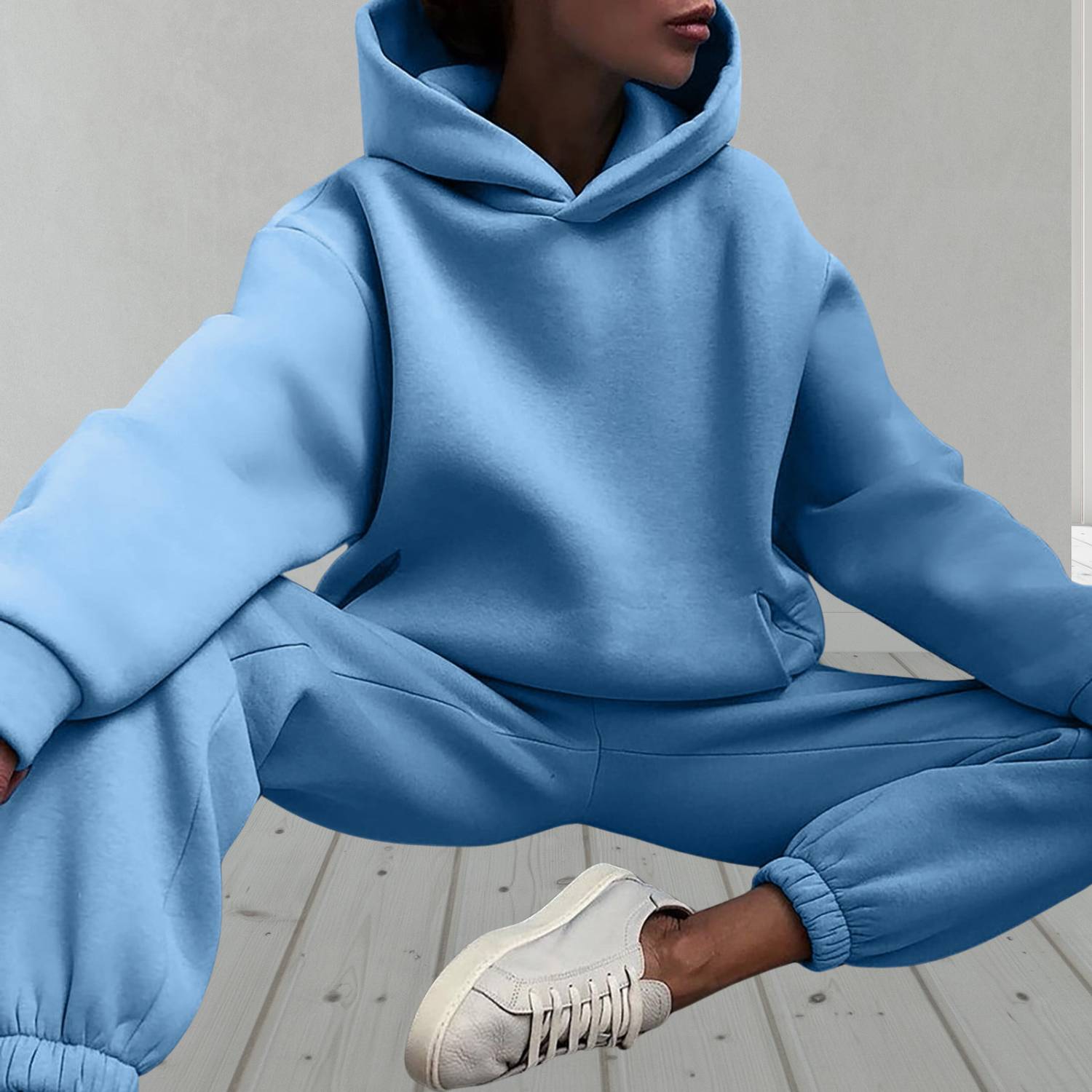 Trendy oversized hoodie with jogger trousers for women - Relaxed two-piece lounge set-Lanuvo