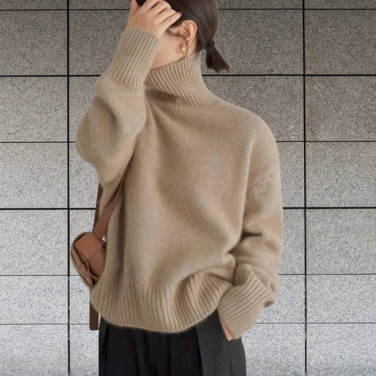 Warm Turtleneck Sweater for Women with Loose Fit | Benita-Lanuvo