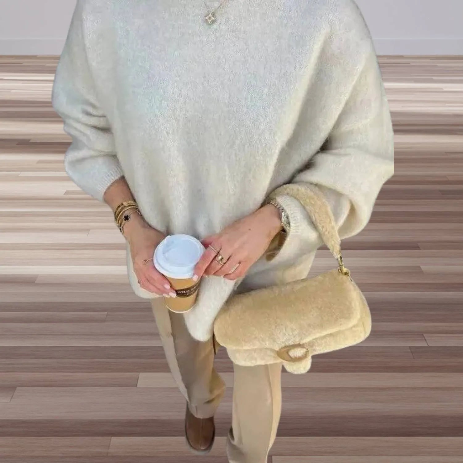 Warm and Snug Oversized Wool Jumper for Women with Round Neck | Carina-