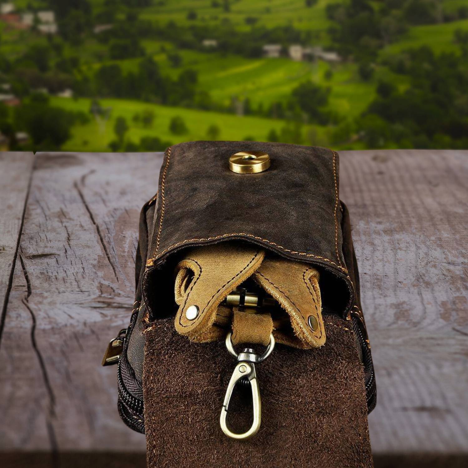 Vintage Leather Waist Bags for Men with Secure Phone Pocket | Ewoud-Lanuvo